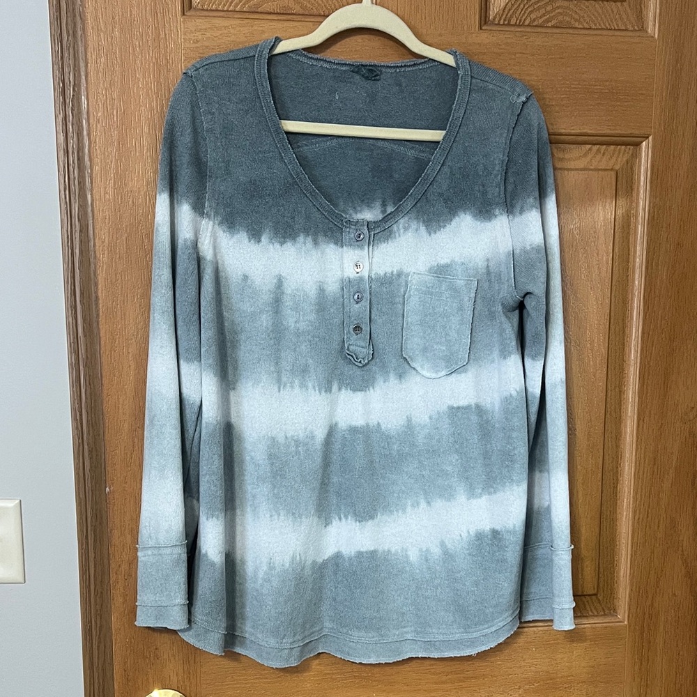 POL Gray and White Tie-Dye Tunic
